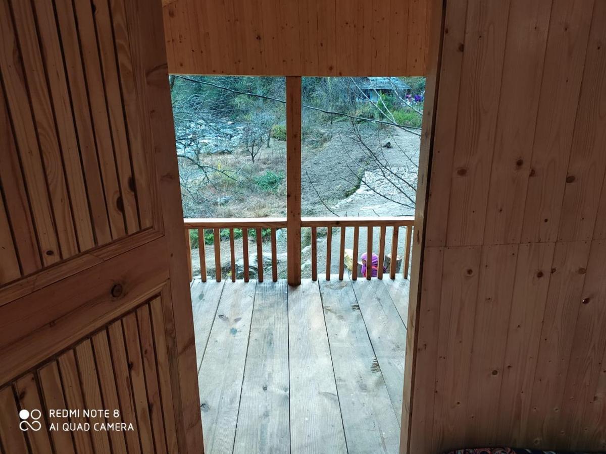 Moksha - By The River Villa Jibhi Exterior photo